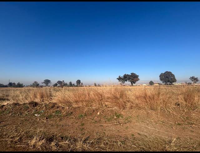5,426M² VACANT LAND FOR SALE IN ROODS GARDENS